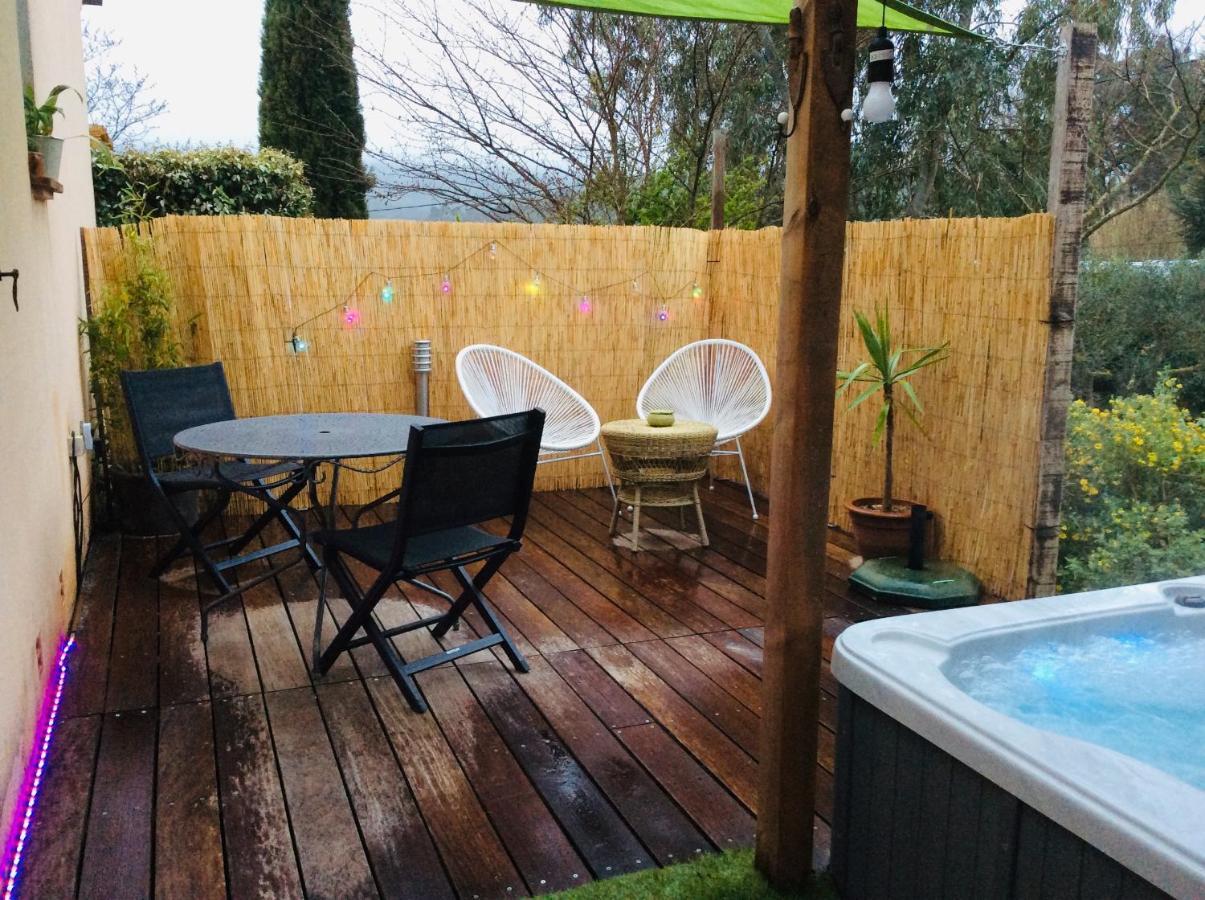 L'Oustaou B&B Piscine & Spa Besse-sur-Issole Екстериор снимка