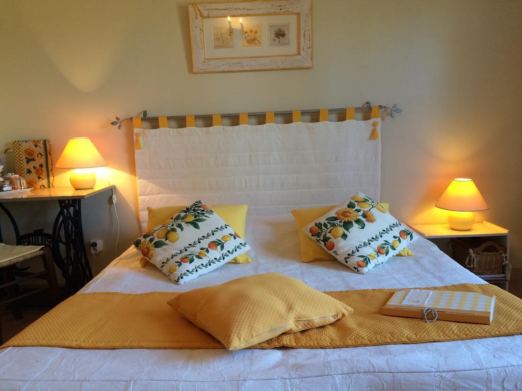 L'Oustaou B&B Piscine & Spa Besse-sur-Issole Екстериор снимка