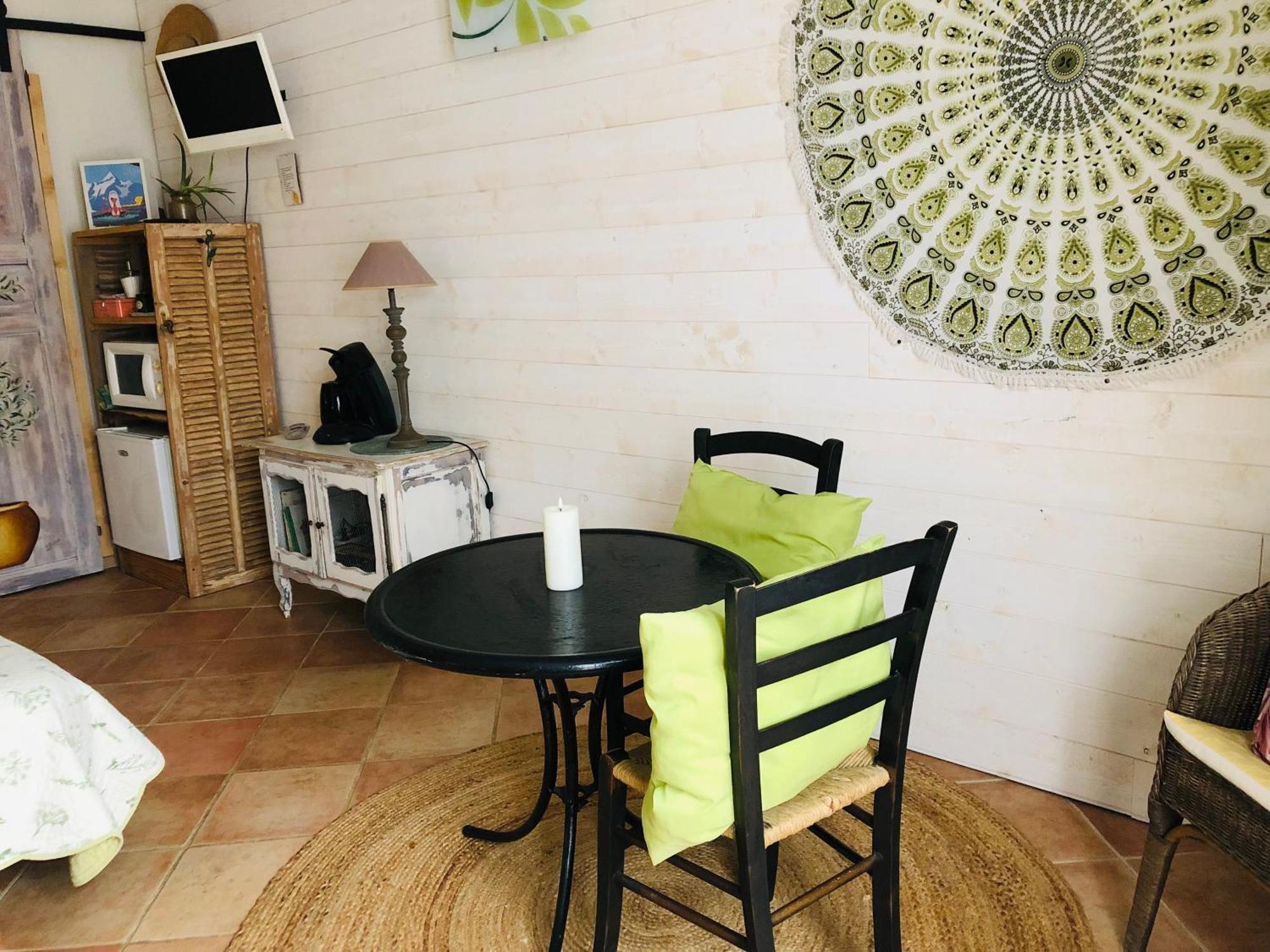 L'Oustaou B&B Piscine & Spa Besse-sur-Issole Екстериор снимка