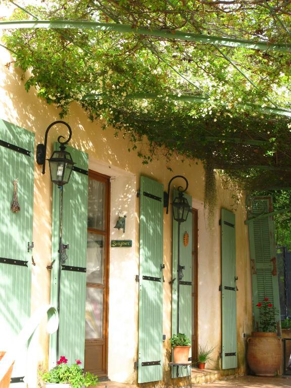 L'Oustaou B&B Piscine & Spa Besse-sur-Issole Екстериор снимка