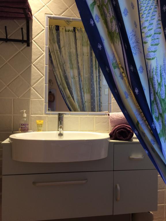 L'Oustaou B&B Piscine & Spa Besse-sur-Issole Екстериор снимка